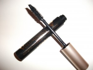 Loreal Voluminos Carbon Black Loreal Voluminos Carbon Black